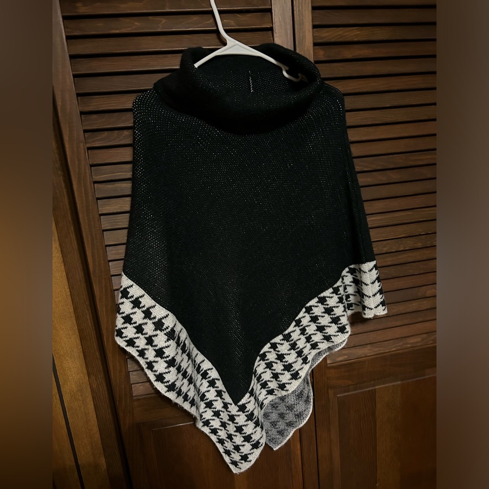 Steve Madden Poncho